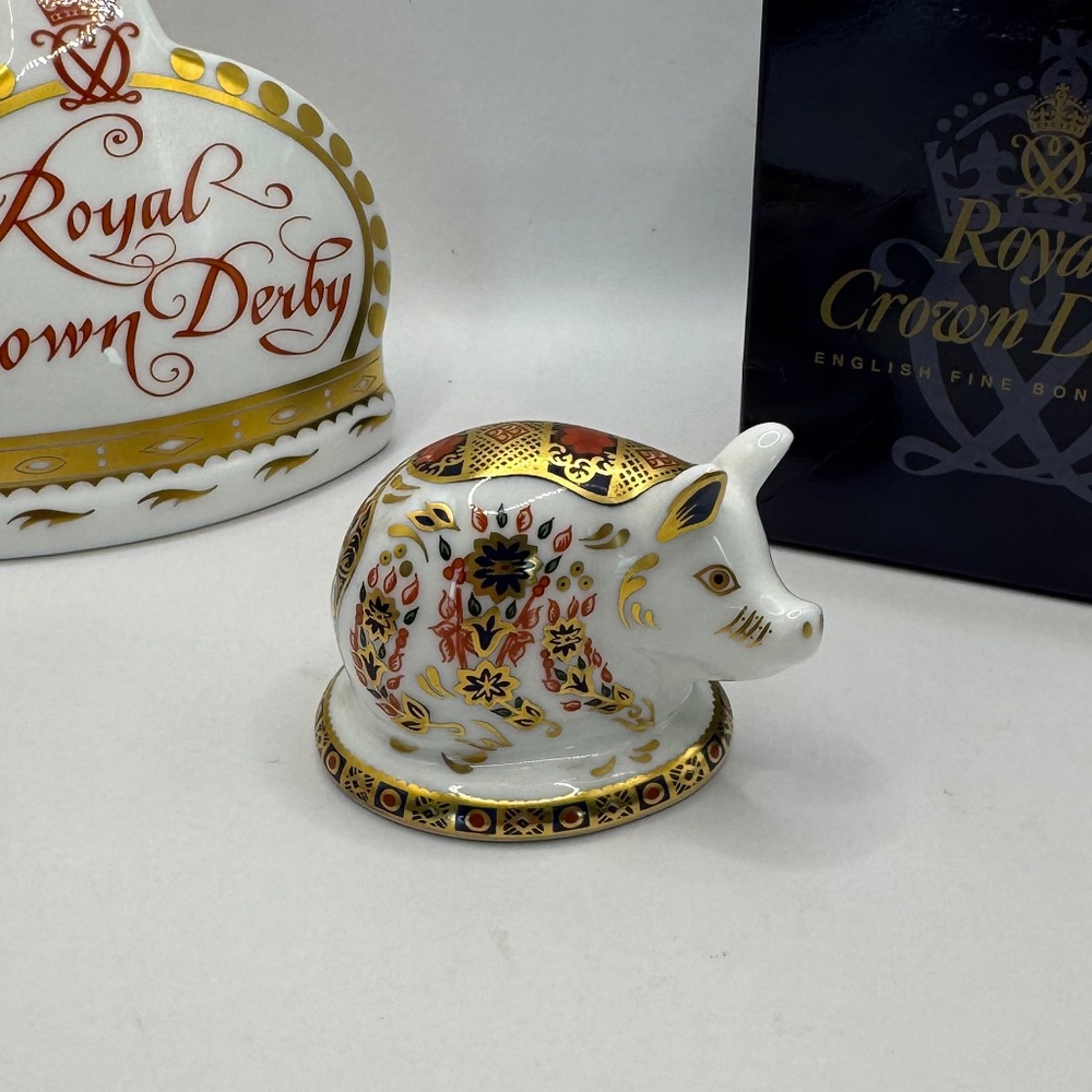 Royal Crown Derby Piglet China Paperweight. 1996-1999 Gold Stopper.